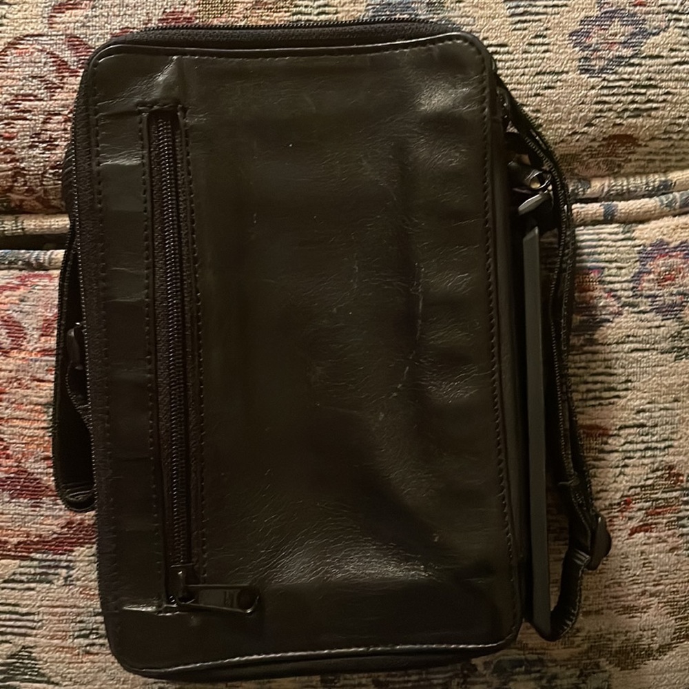 The Sharper Image Multi Compartment Black Bag. - image 2